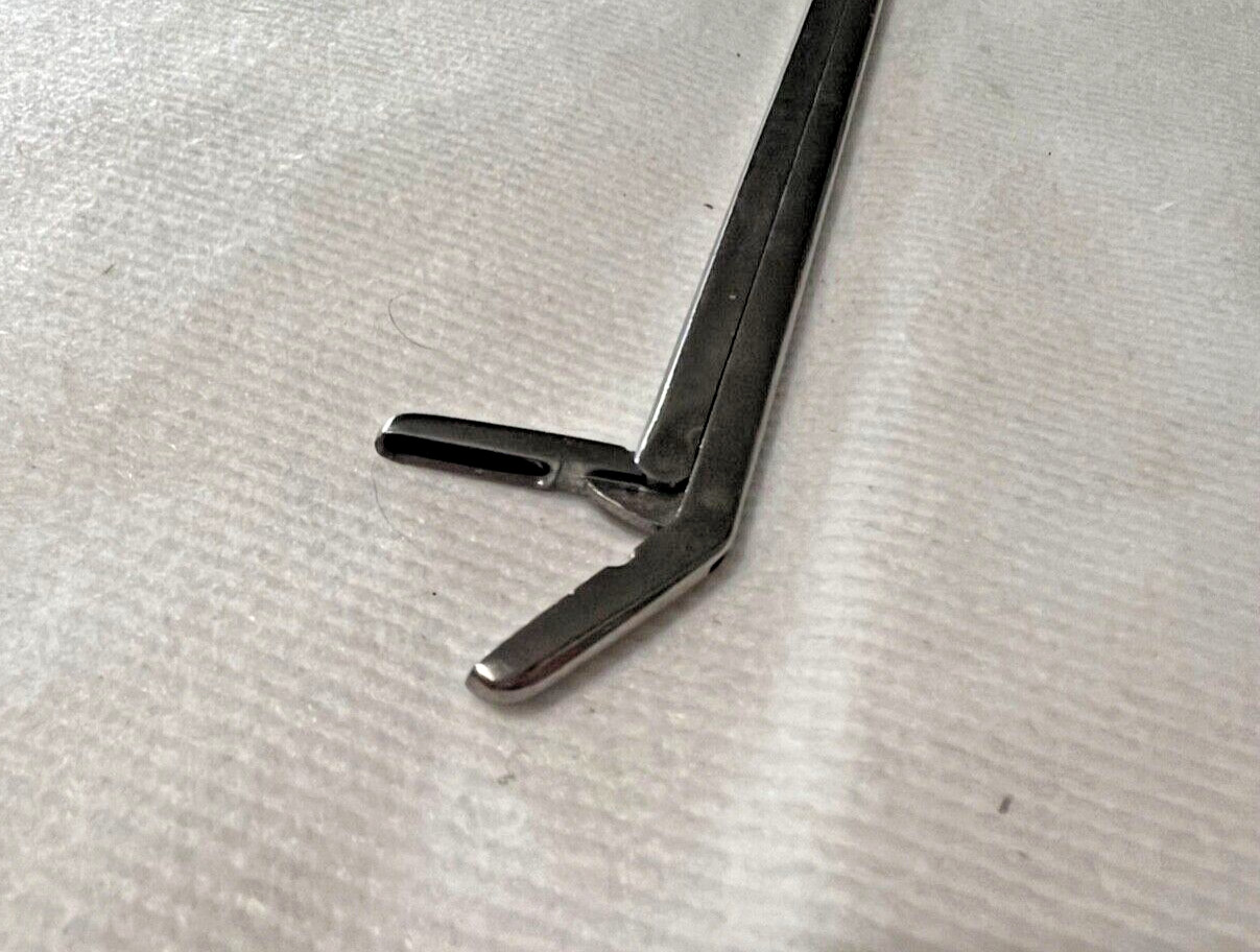 Codman 53-1232 Cushing Intervertebral Disc Rongeur 2mmX10mm Up Angled 7″ Length