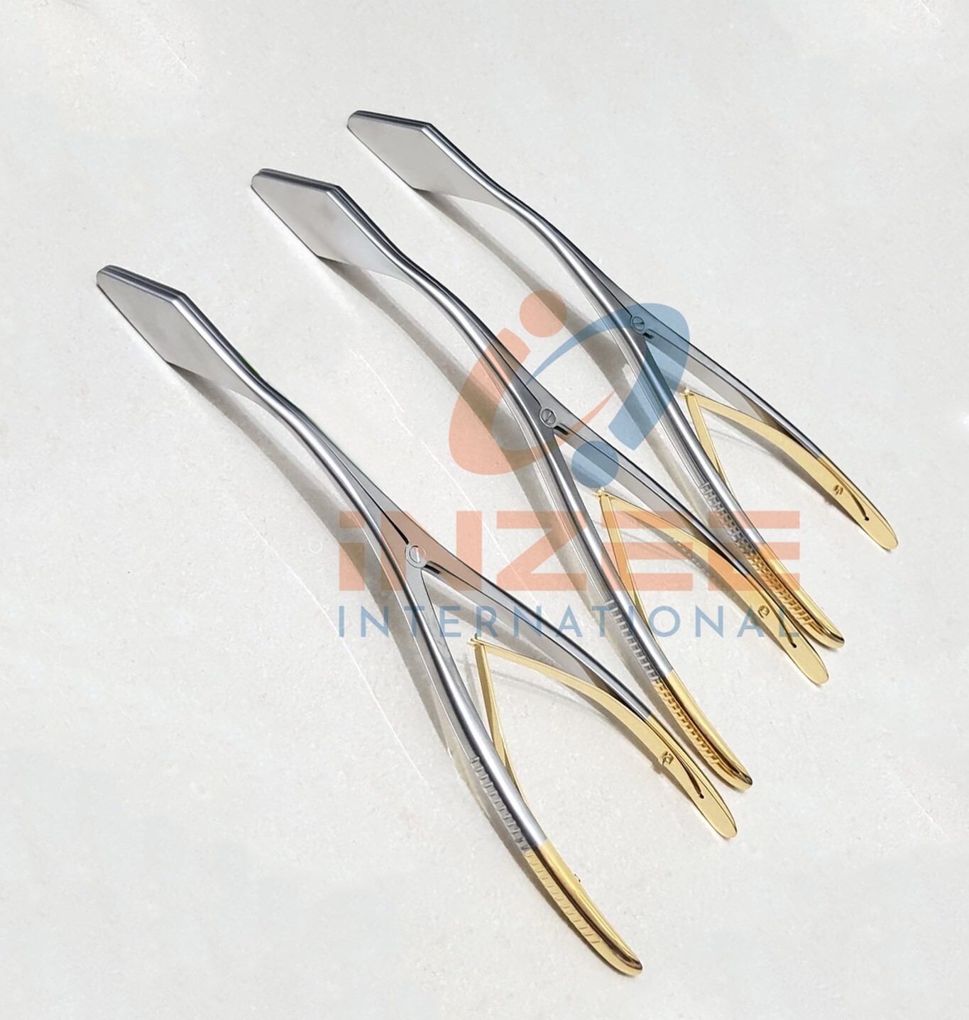 Breast And Facial Diamond Shaped Spreader, 22 & 29cm, With Gold Handle By Inzee