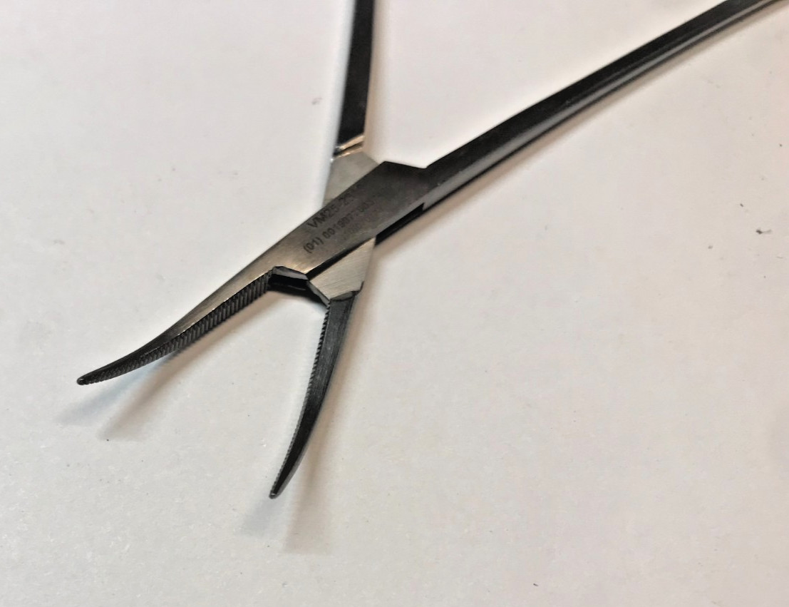V. Mueller VM25-2315 Halsted Mosquito Forceps 4.75″