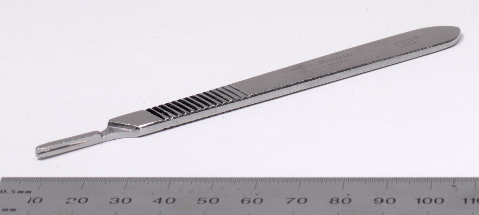 Medline #06.103.00 Scalpel Handle No.3 Surgical 5″ Germany Stainless Steel