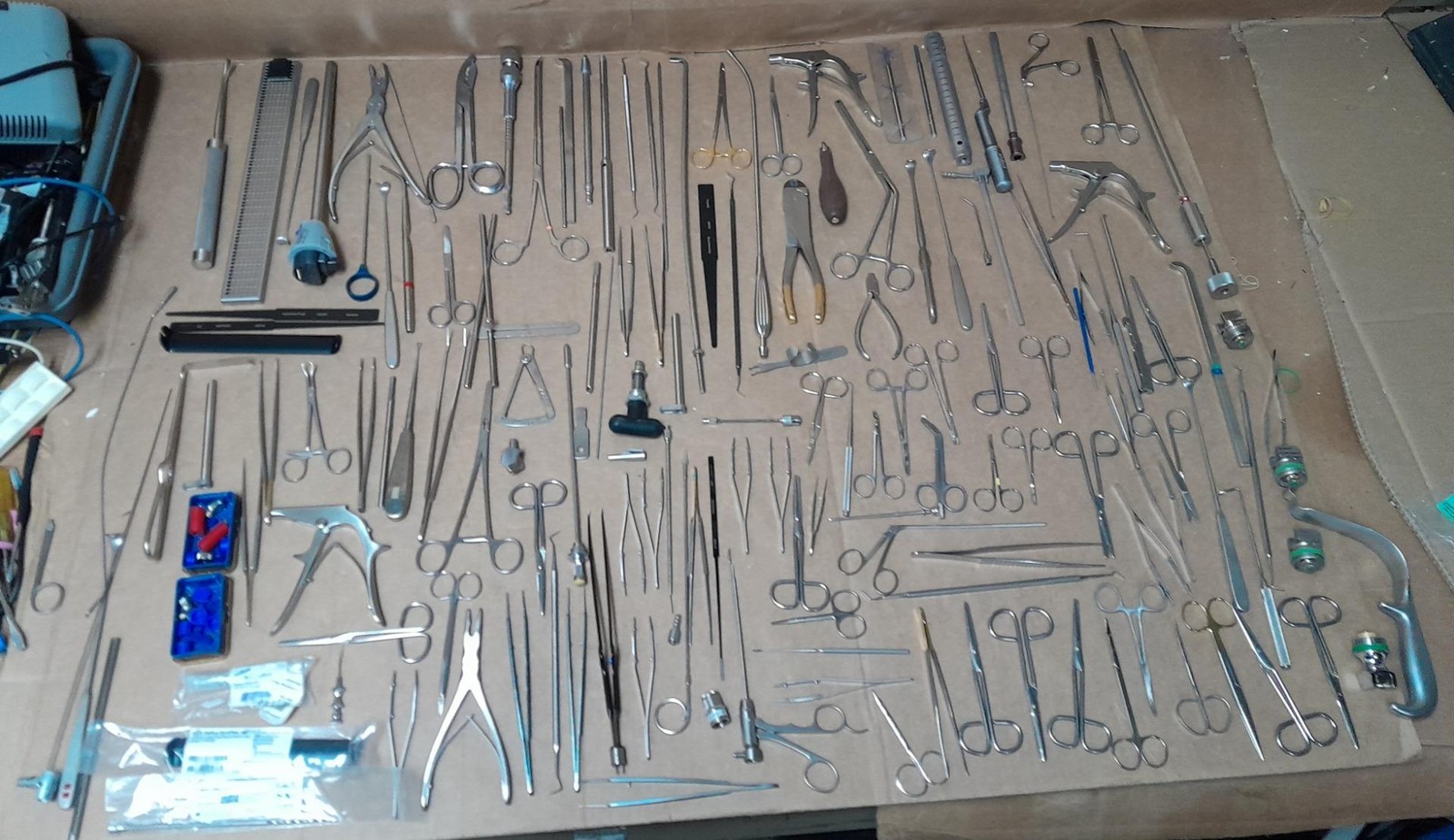 146 NEW & USED MEDICAL HAND TOOLS SYMMETRY SONTEC STRYKER STORZ & OTHERS !