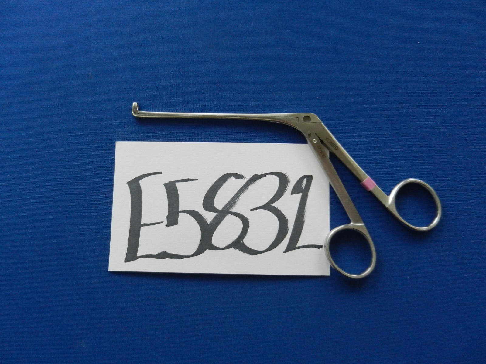 E5832 Xomed 3711047 Weil Blakesley 90 Degree Up Angled Size 0 ENT Forceps