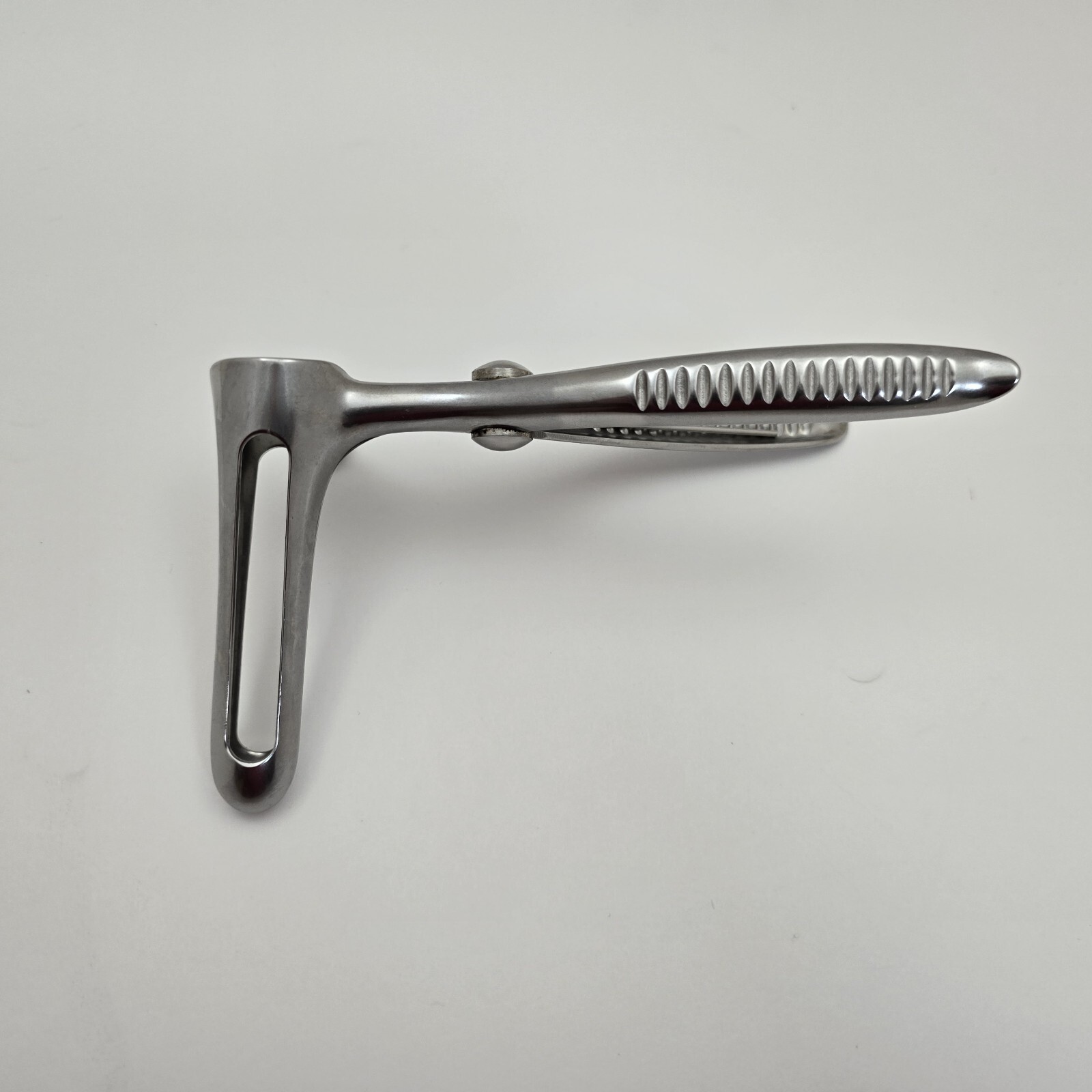 Miltex 28-2 Sims Rectal Speculum Surgical 6″Long, Set Screw, Blades 3 1/2″ X 1″