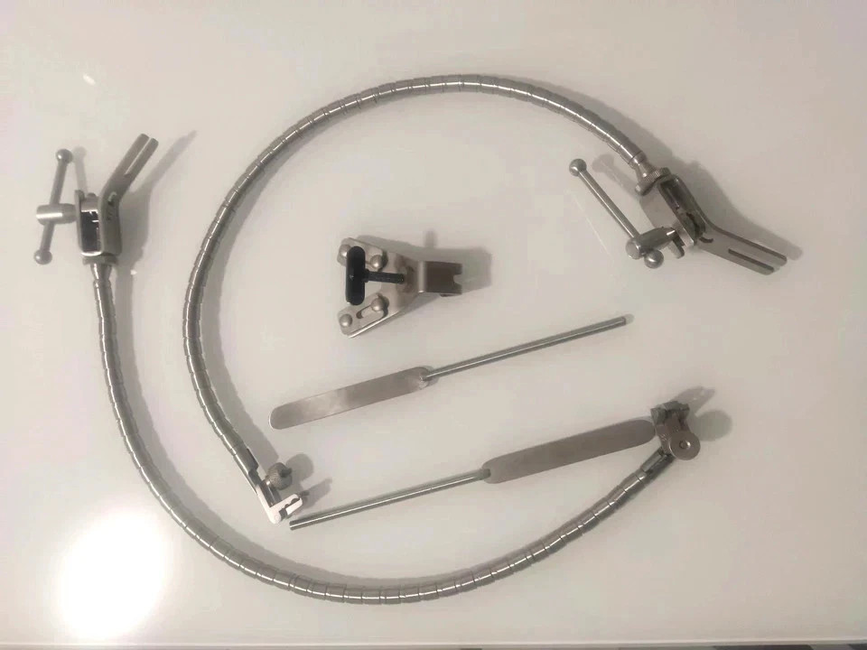 Aesculap FF270R Yasargil Flexible Arm Leyla Self Brain Retractor Neurosurgery