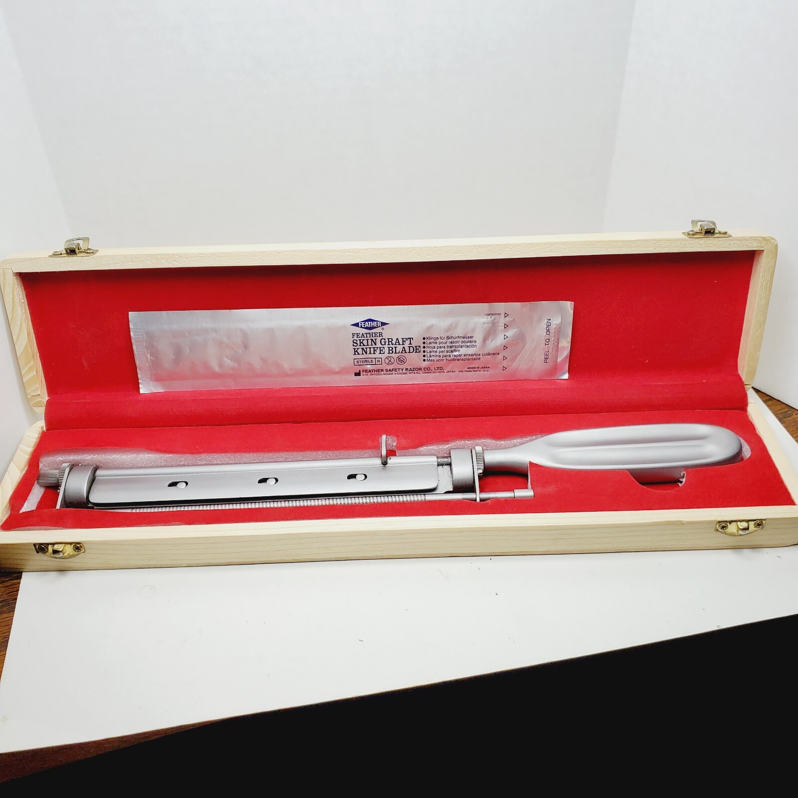 Skin Graft Knife Handle Dermatome with 1 Free Blades surgical instruments