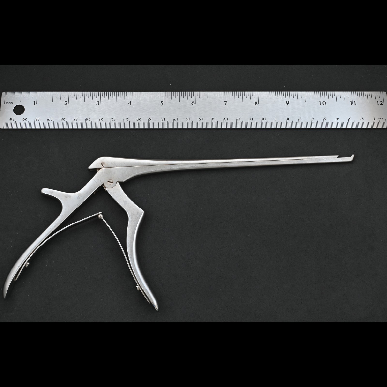 Aesculap FF738R Kerrison Bone Punch 3 mm 7⅞ in Standard Footplate