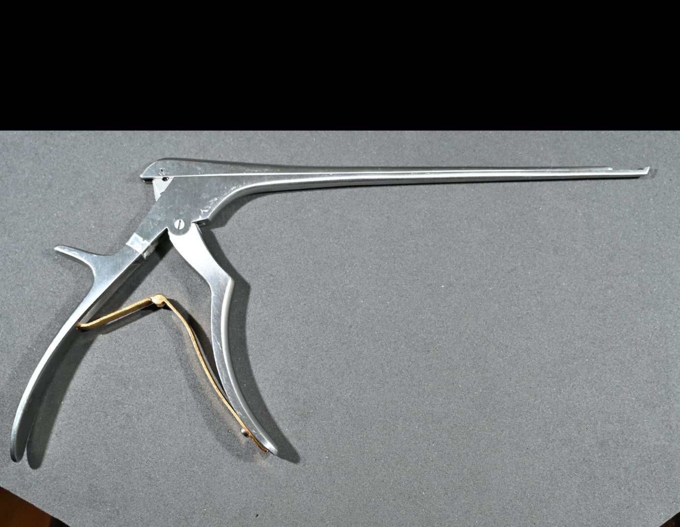 Aesculap FK970R Kerrison Laminectomy Bone Punch 2 mm 15 mm Detachable 7⅞ in