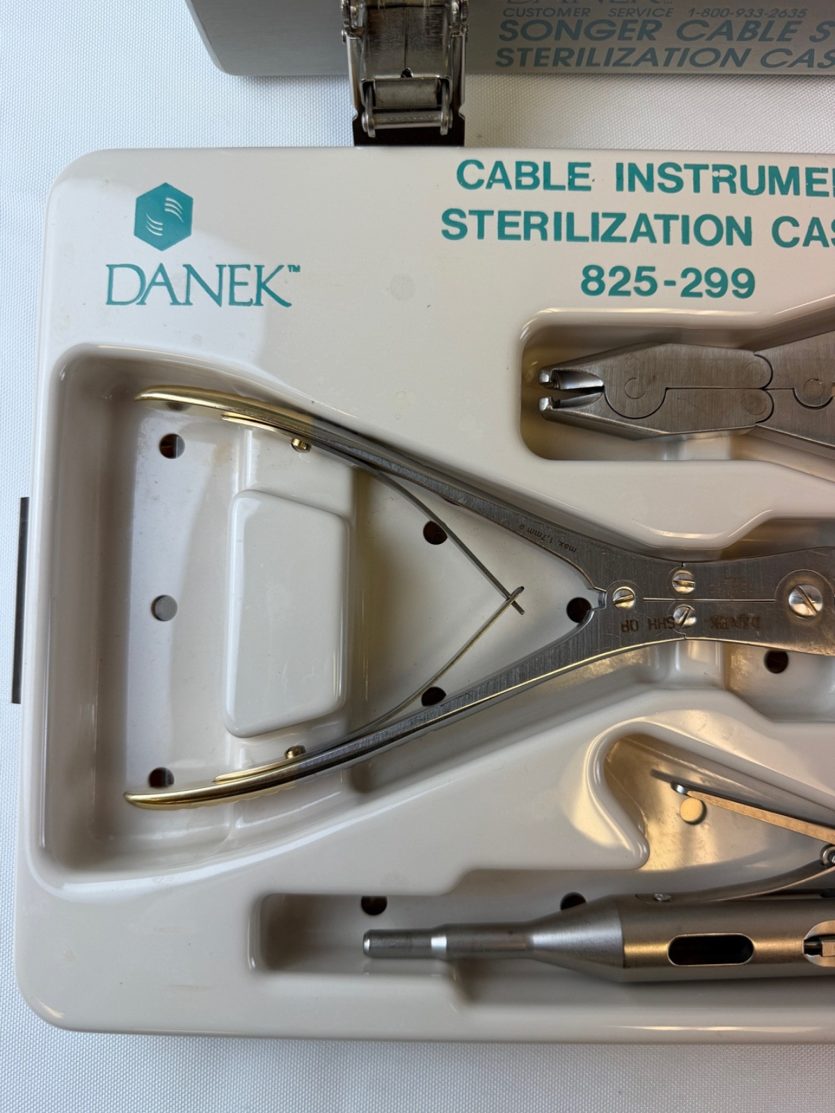 Medtronic Sofamor Danek Songer Cable System Set 2 Trays Orthopedics Trauma