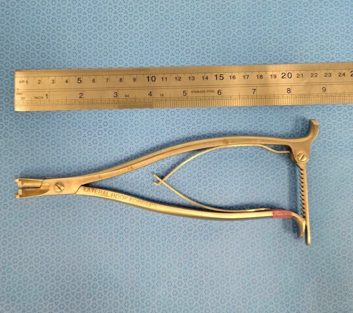 Stryker 48040040 Surgical Orthopedic XIA Lateral Hook Forceps Neurology Spine