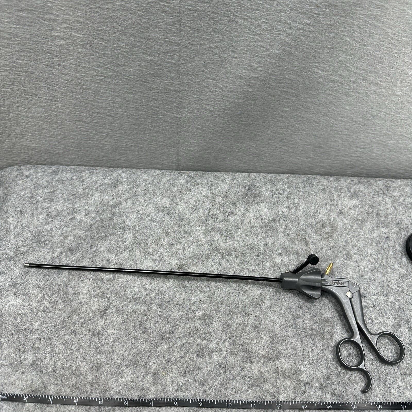 Stryker Laparoscopic Surgical Peek Monopolar Handle Shaft 250-080-617 5mm 33cm