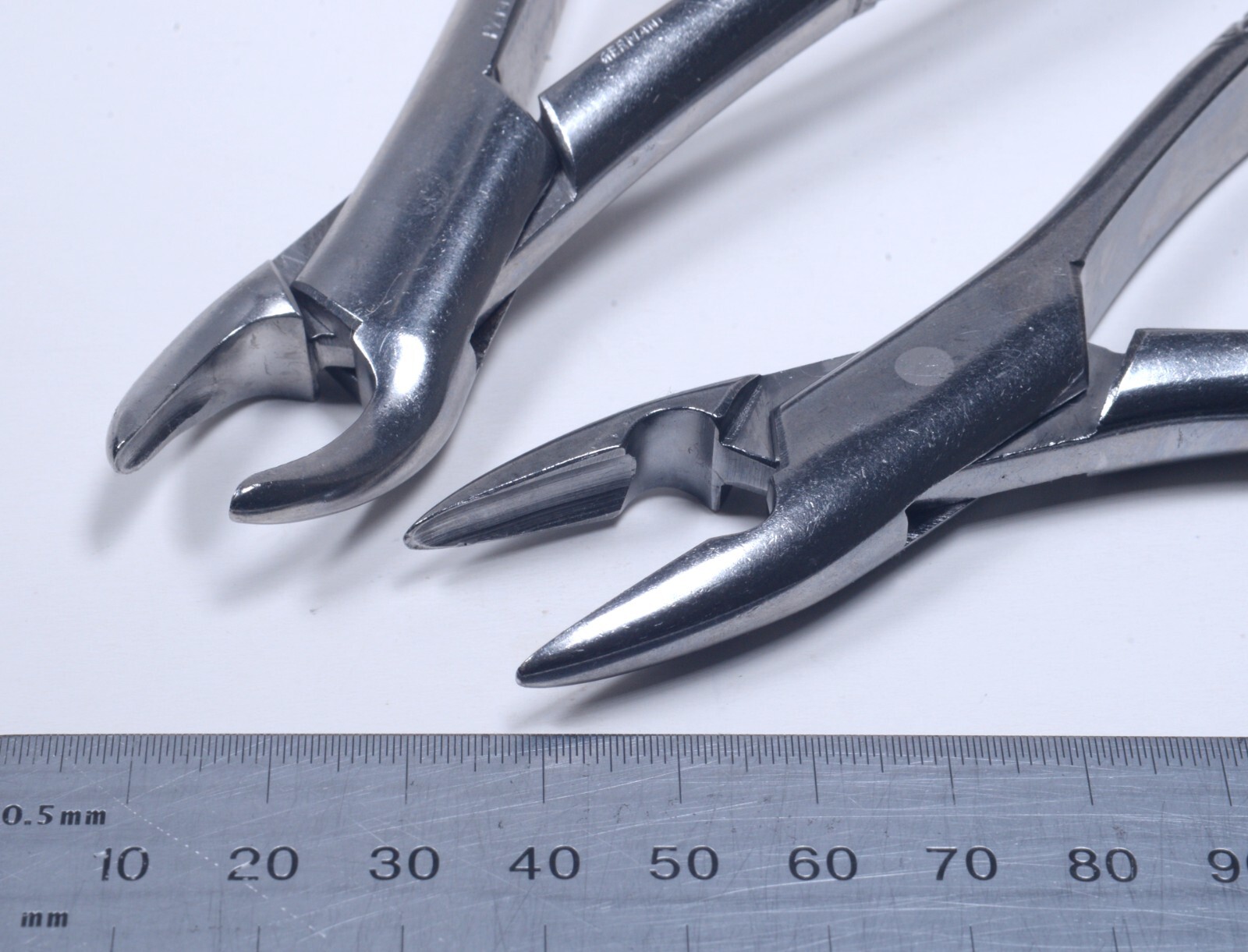 9x Ortodontics Forceps Pliers Extracting Wire Bending Cutting Dental Surgical