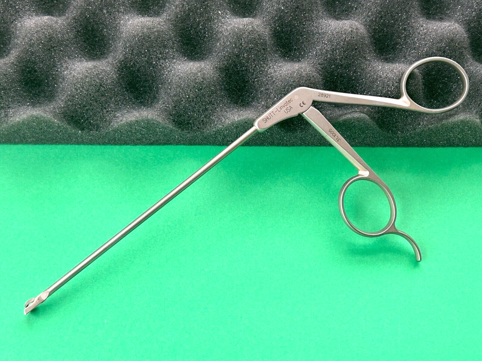 Linvatec Surgical SHUTT Concept Arthroscopy Basket Punch Angled Right 3.4mm, 9″.