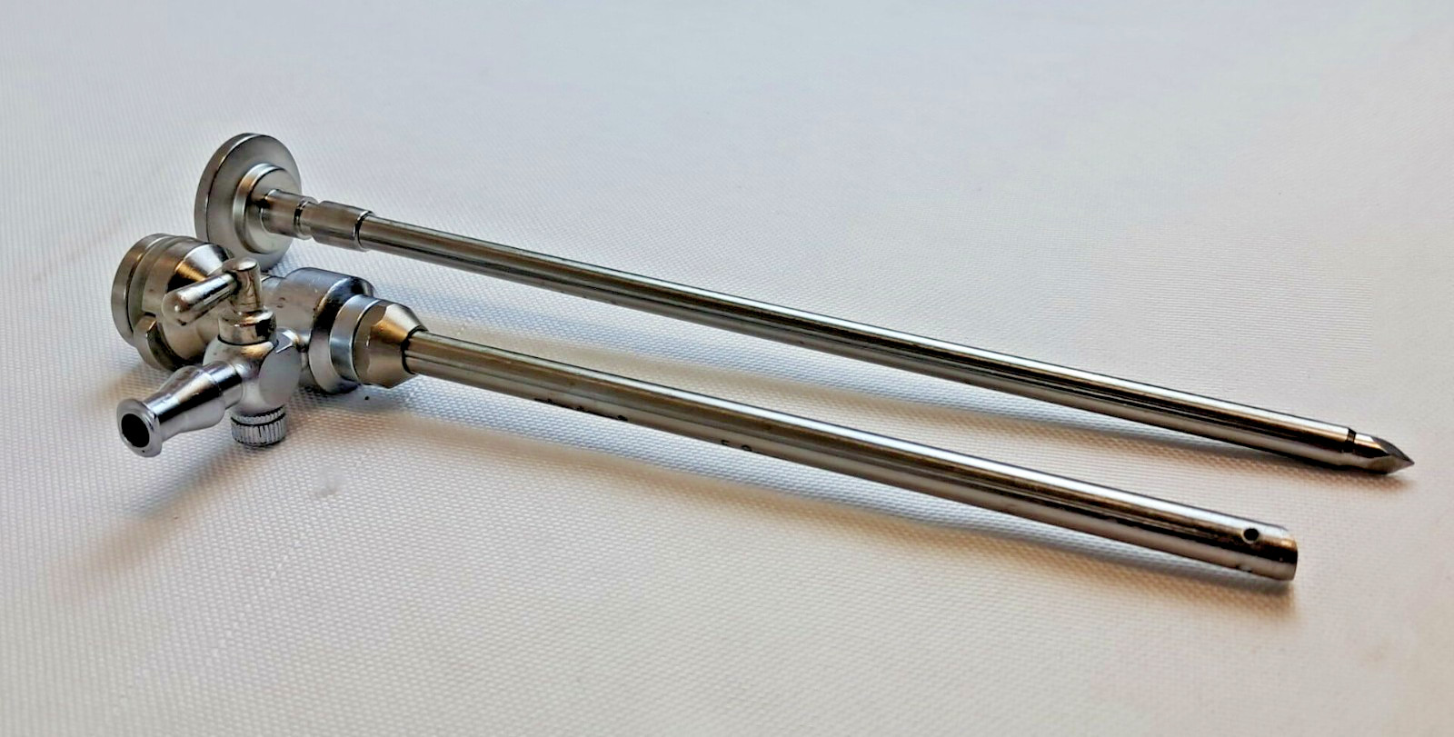 Stryker 747-031-510 747-031-530 Sharp Tip Obturator w/ Cannula Single Valve