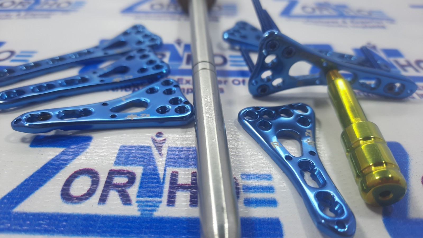 Locking Distä l Rädius Volar plates 2 to 4 holes L &R & screws Set of 62 pcs TT