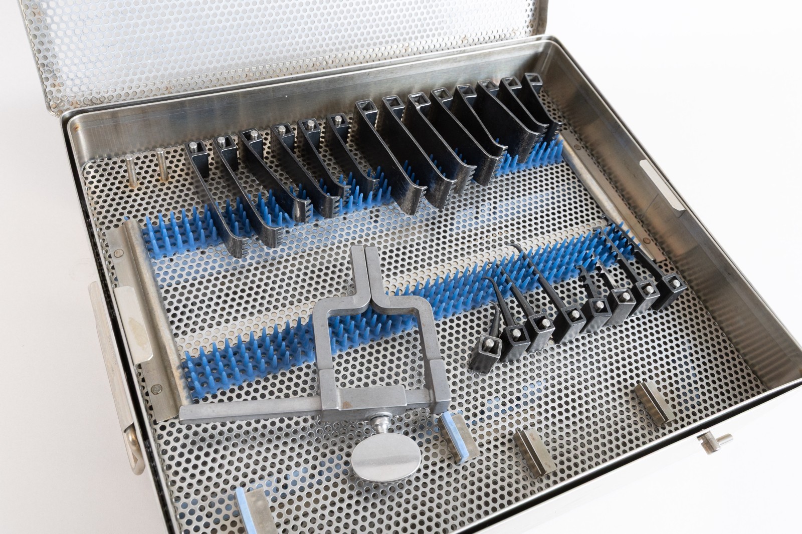 V. Mueller McCulloch Lumbar Retractor – Available at Simon Medical Inc