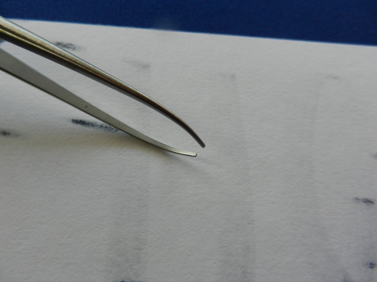 E7104 LeMaitre 4001-06 AnastoClip Atraumatic Forceps 17cm Overall Length