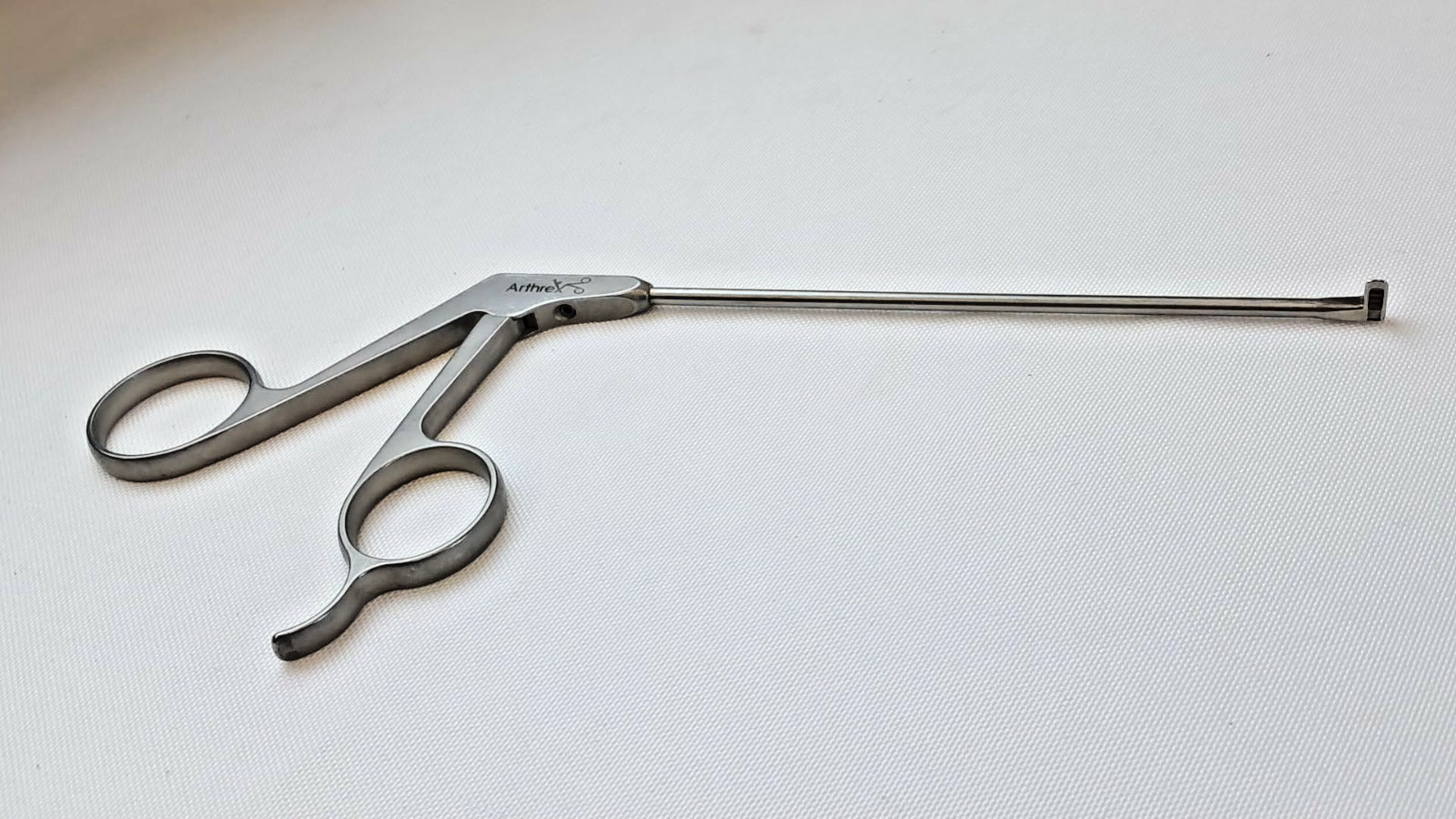 Arthrex AR-12940 Punch Rotary with Scoop 90° Right Tip 3.4 mm Straight Shaft