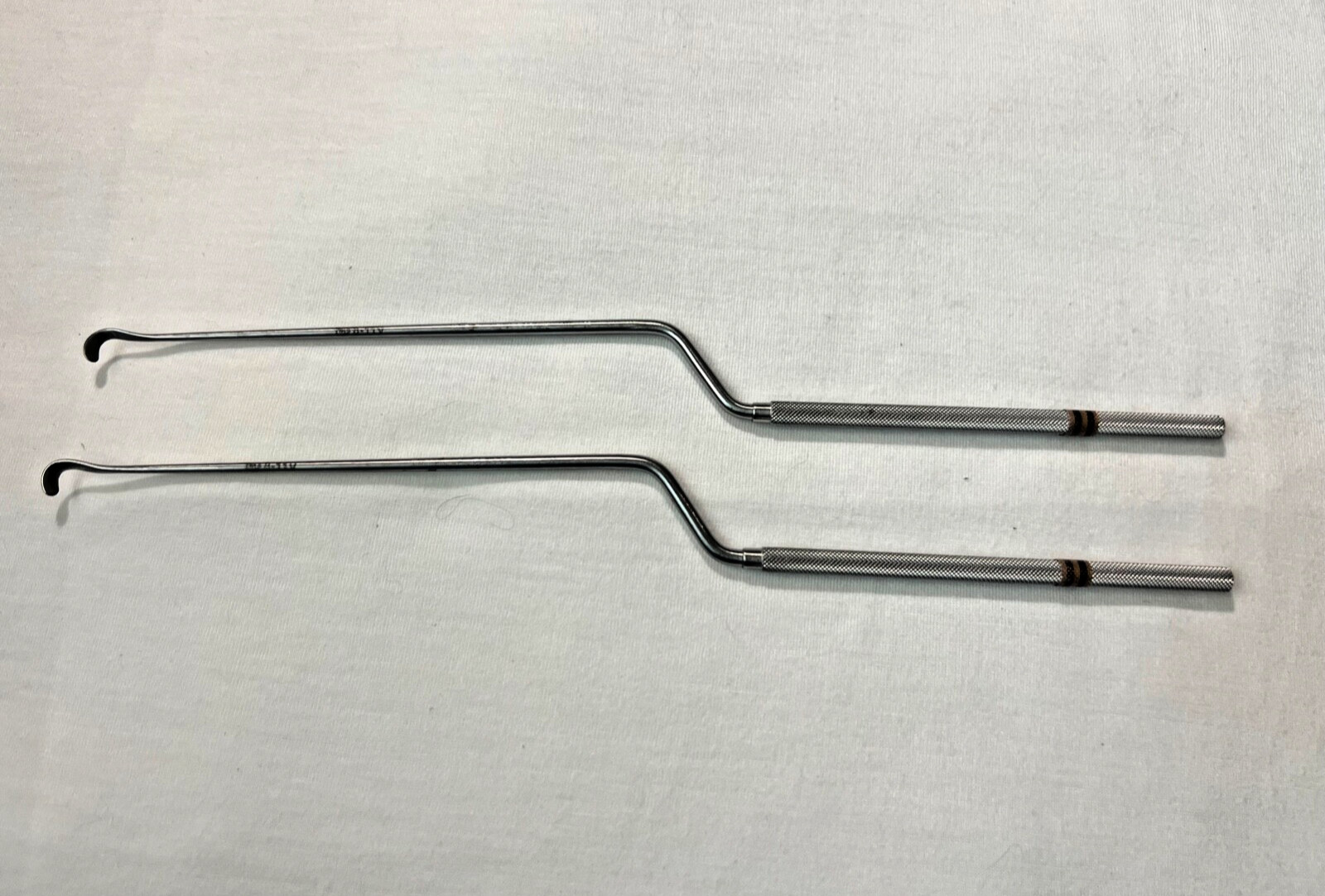 Set Of 2 Aesculap FF620R & FF622R Hardy Dissectors 9-1/2″ Length Neurology