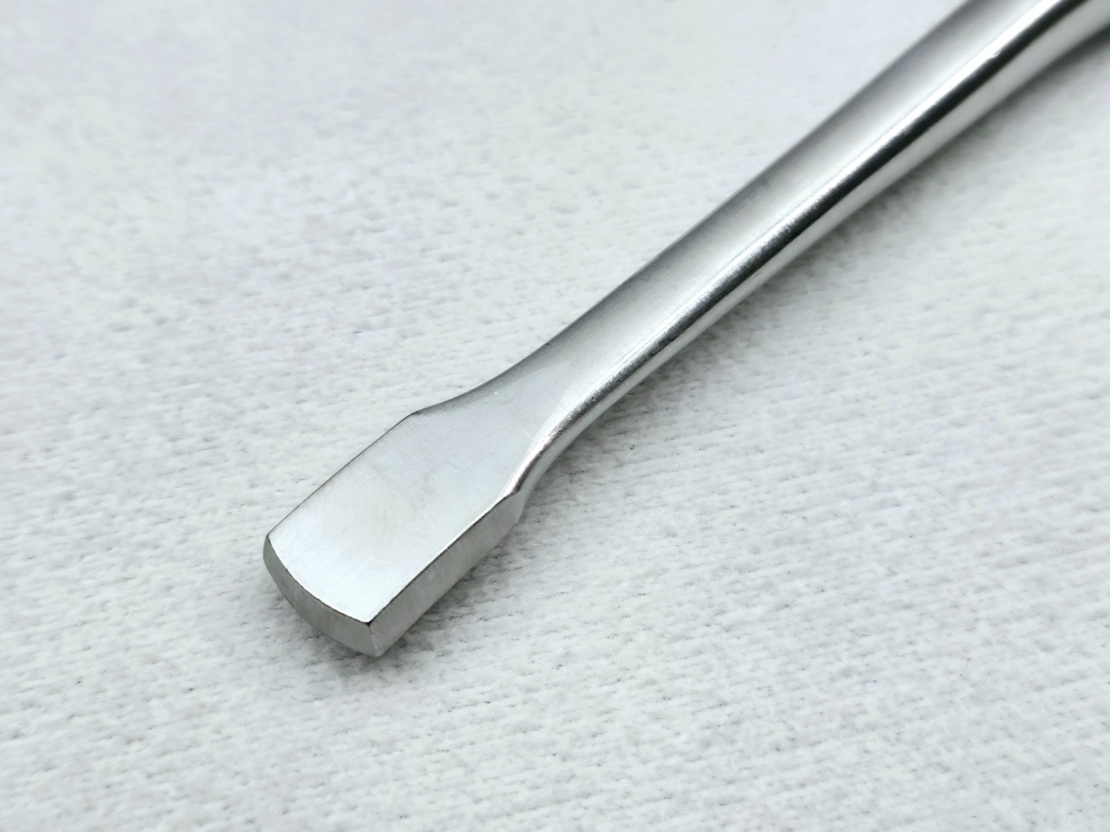 V. Mueller OS1079-004 Key Periosteal Bone Elevator 1/2″ Wide -Ultrasonic Cleaned