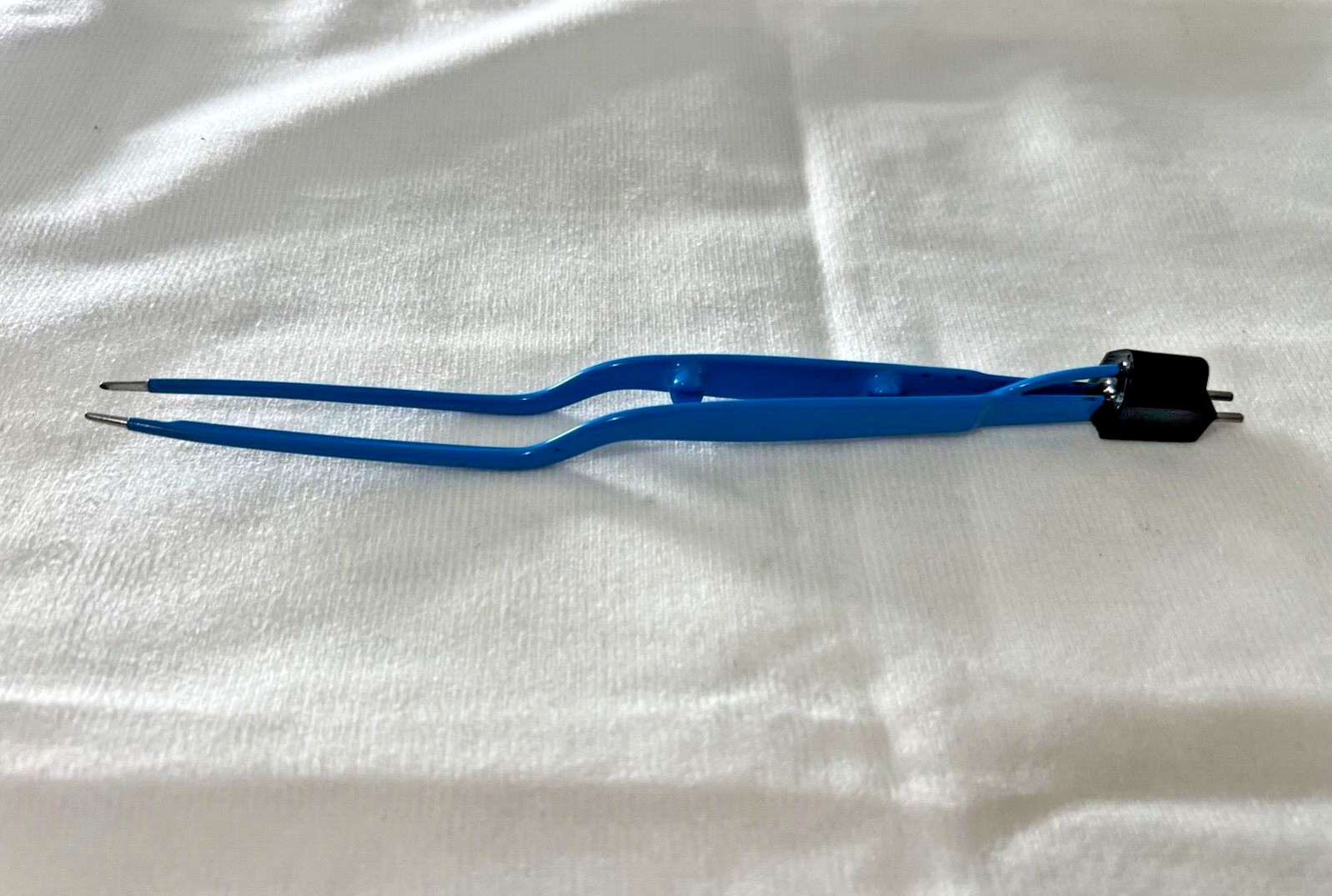 Bayonet Bipolar Neurology Forcep Insulated w/ Irrigation 8″ Length