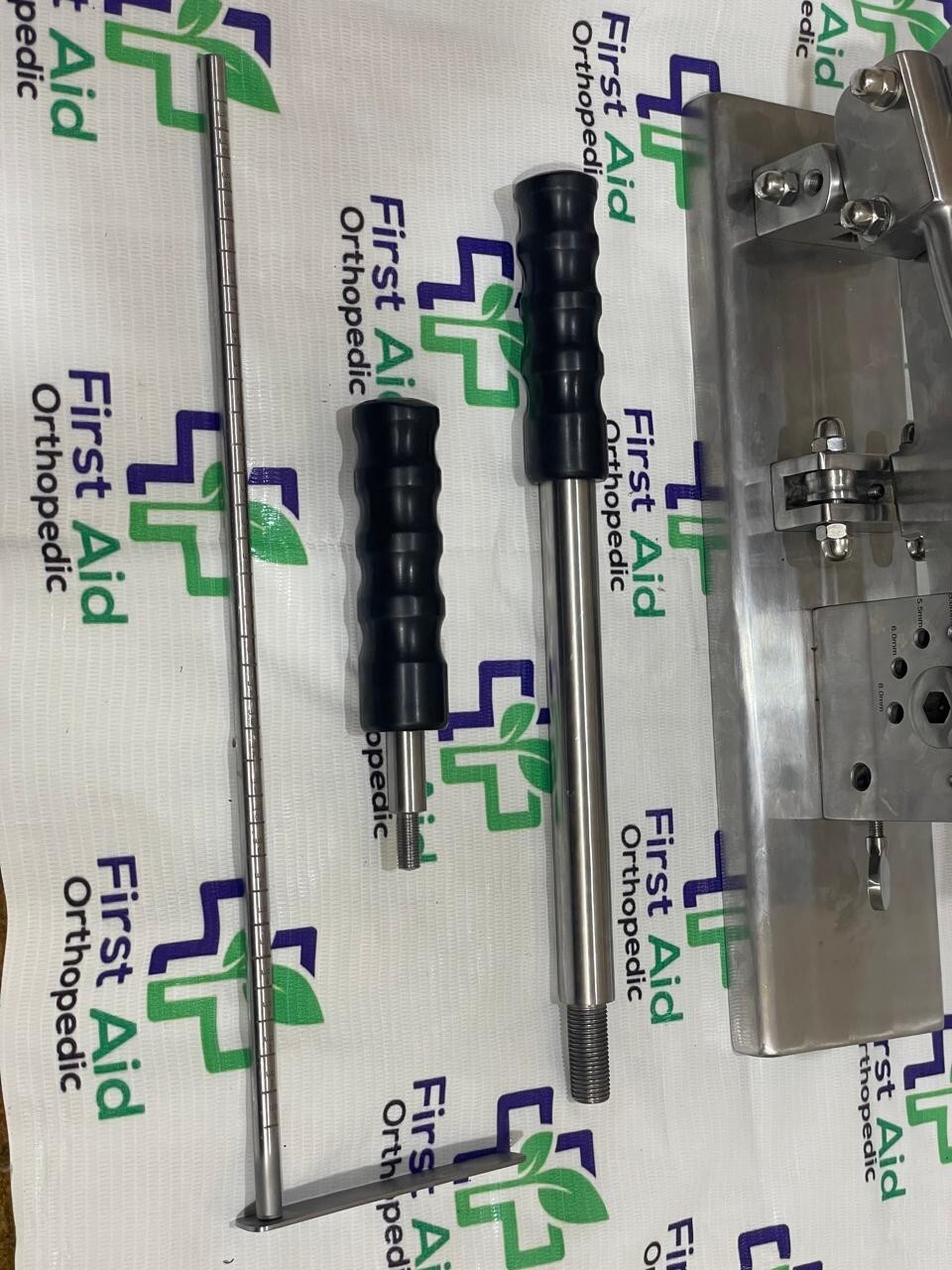 Table top wire, rod and pin cutter and bender 2.5 to 6.5 high grade instrument.