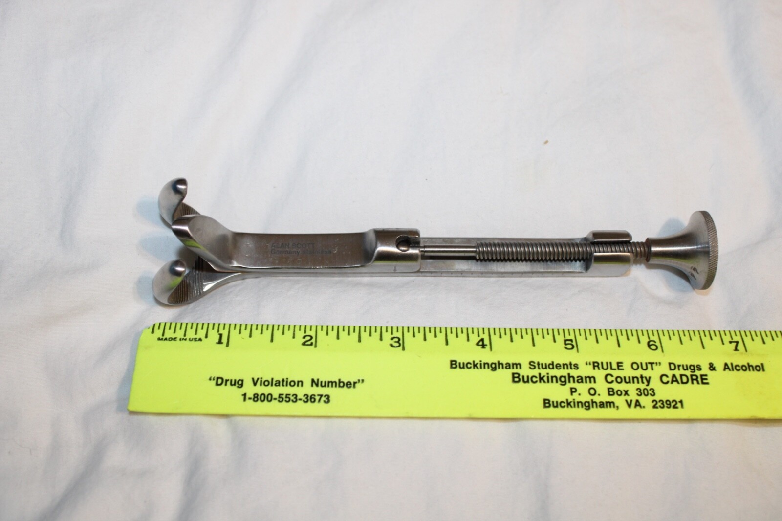 Lowman Bone Clamp, 7″, Calibrated in 1/8″, 1×2 Prongs, 1″ Wide Jaws, German