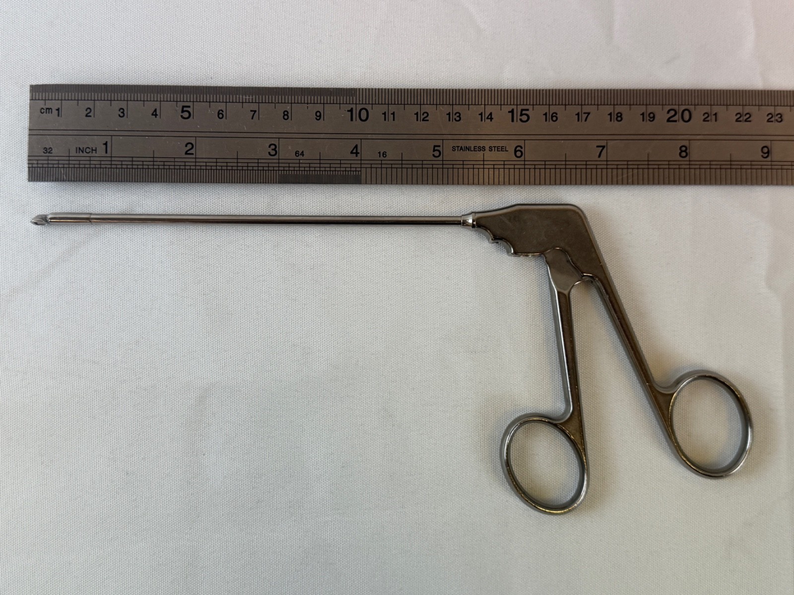 Acufex 010912 2.2mm Left 90° Rotary Arthroscopic Basket Punch Arthroscopy