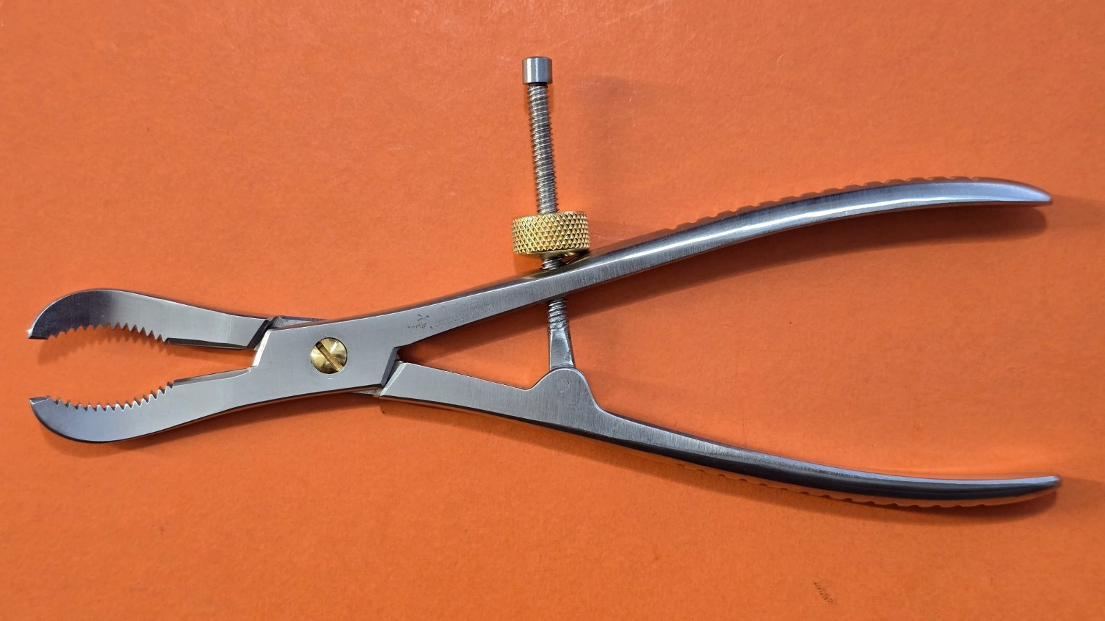 Turtle Surgical Bone Reduction Forceps 8″ Curved Jaws with Speed Lock