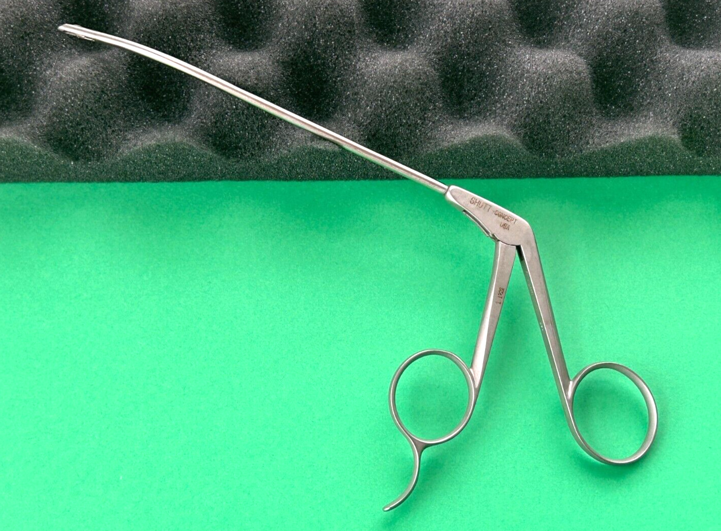 Linvatec Surgical SHUTT Concept Arthroscopy B-Scoop Forceps 30° Right 3.4mm, 9″