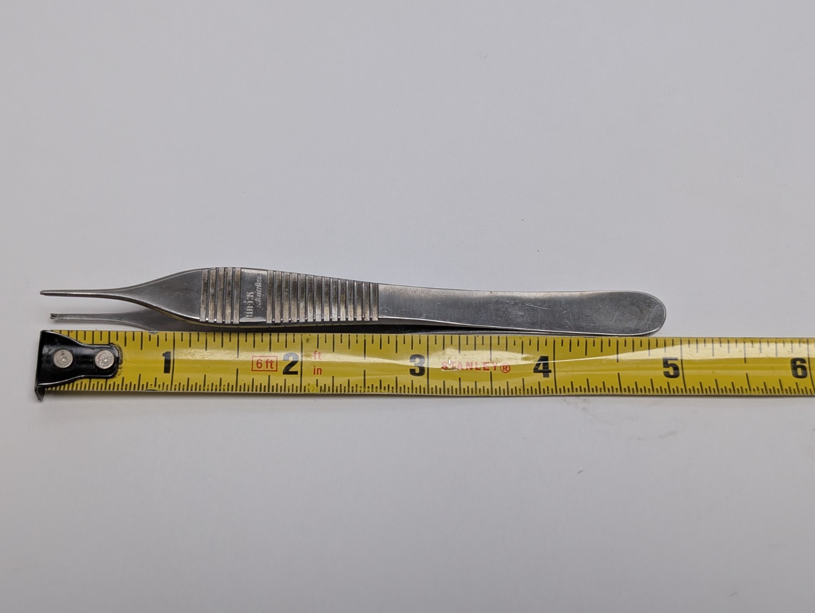 4 pcs. Assorted Tissue Forceps WECK 57-212 FURST MDS1018012F (USED).