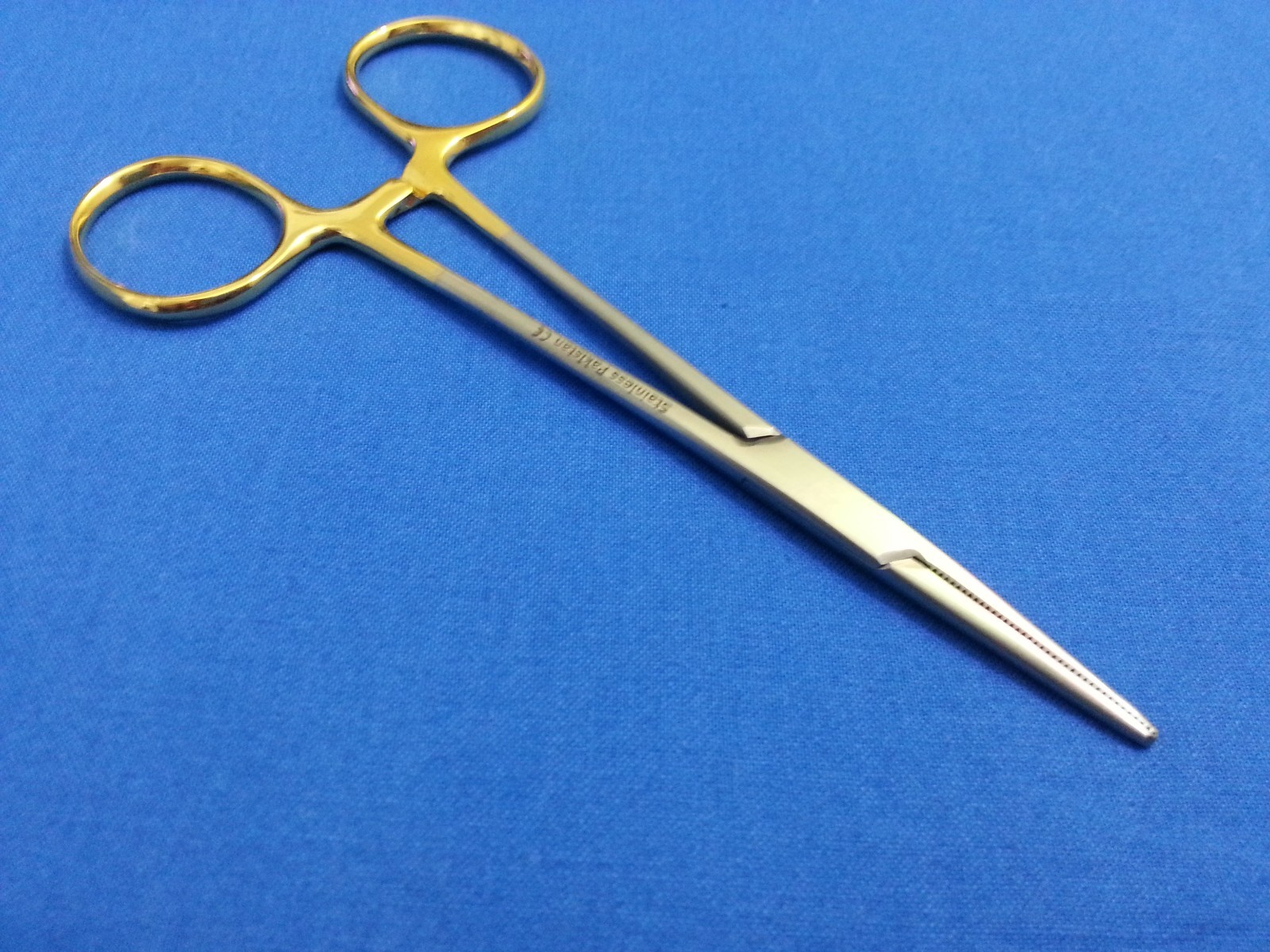 GOLD HANDLE AUTOCLAVABLE O.R GRADE MOSQUITO HEMOSTAT FORCEPS 5″ STRAIGHT