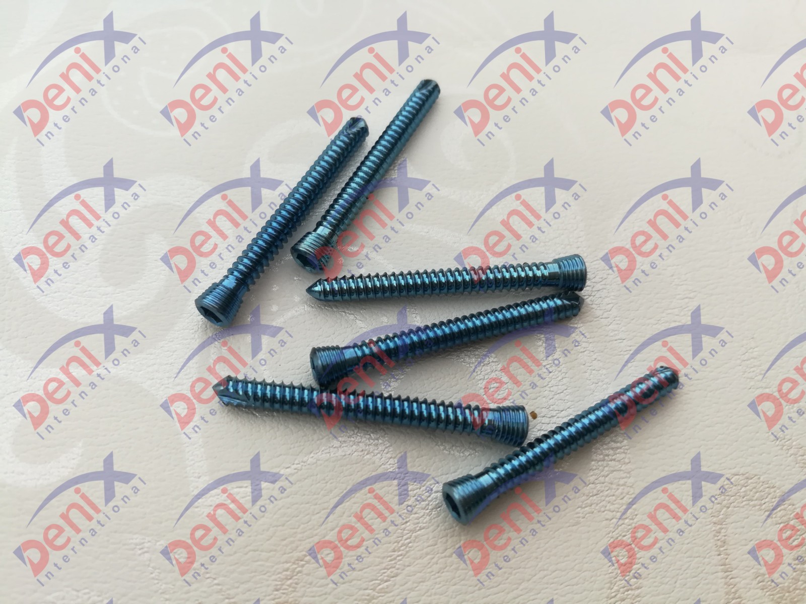 2.7 mm Safety Locking Screws Self Tapping,Titanium Grade 5 Set of 120 Pcs