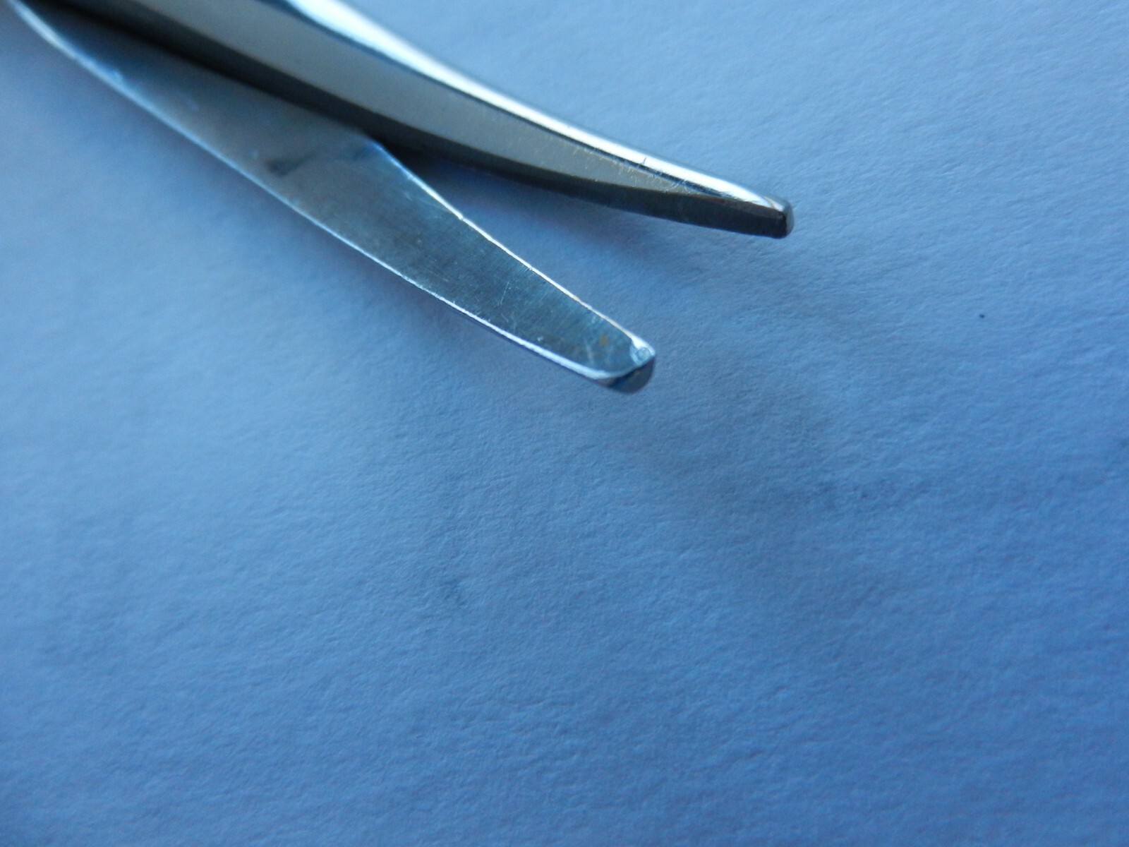 D6652 Lawton Wide Straight with Curved Tip Surgical Scissors 22.5cm