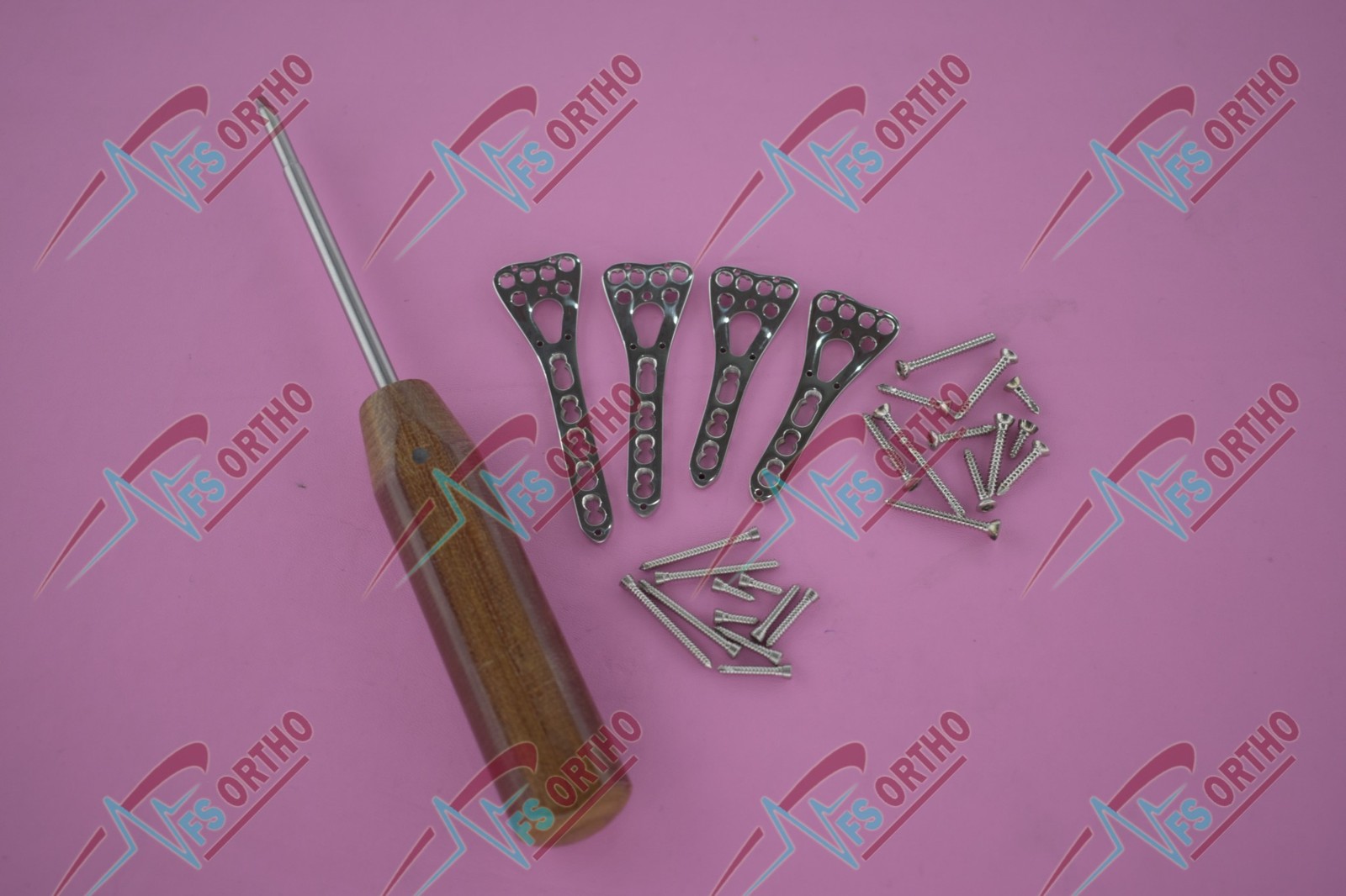 Locking Distäl Rädius Volar plates 3 to 5 holes L &R & LCP Screws Set of 80 pcs
