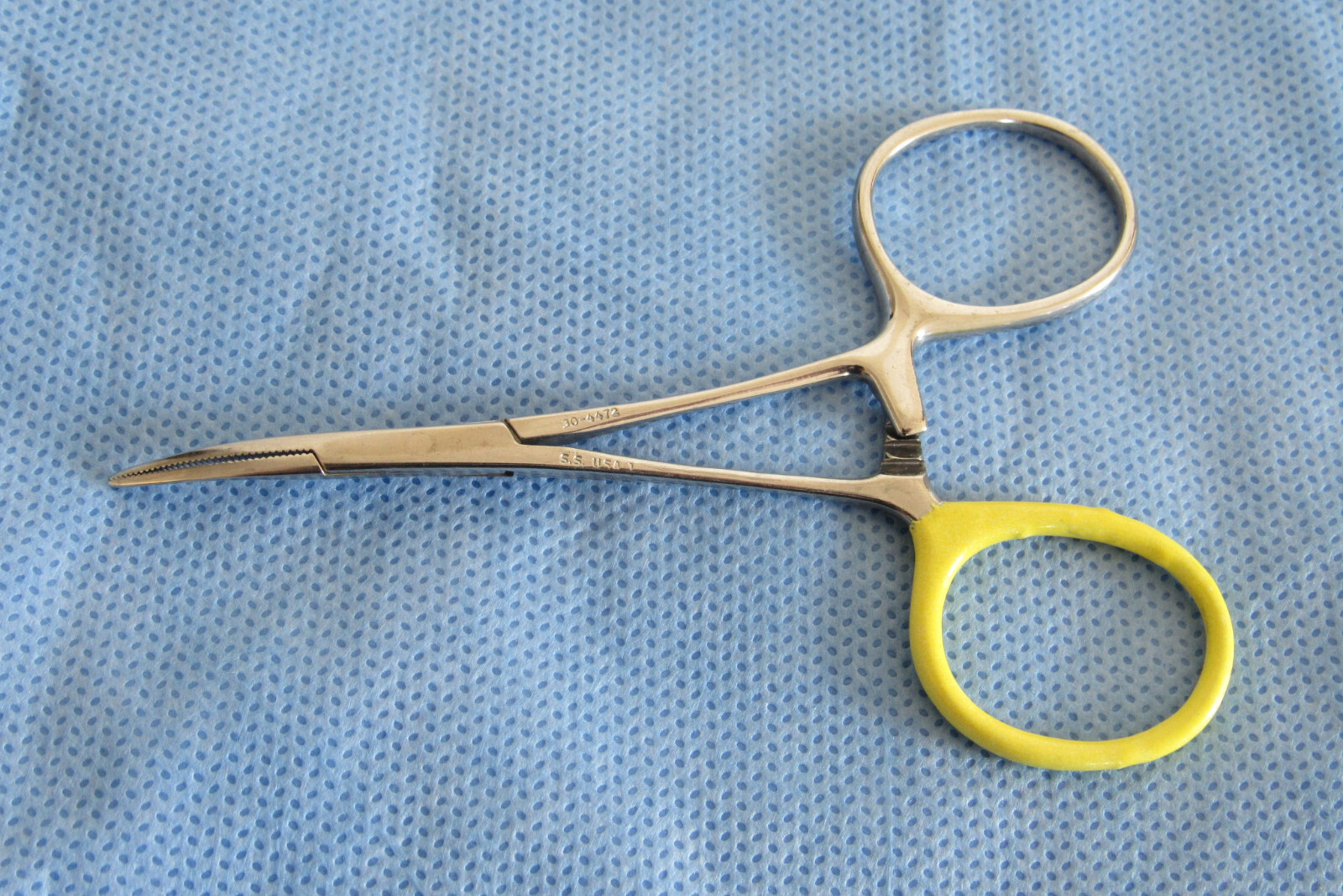 Codman 30-4472 Classic Delicate Mosquito Forceps, Curved, 3-7/8″ Stainless Steel