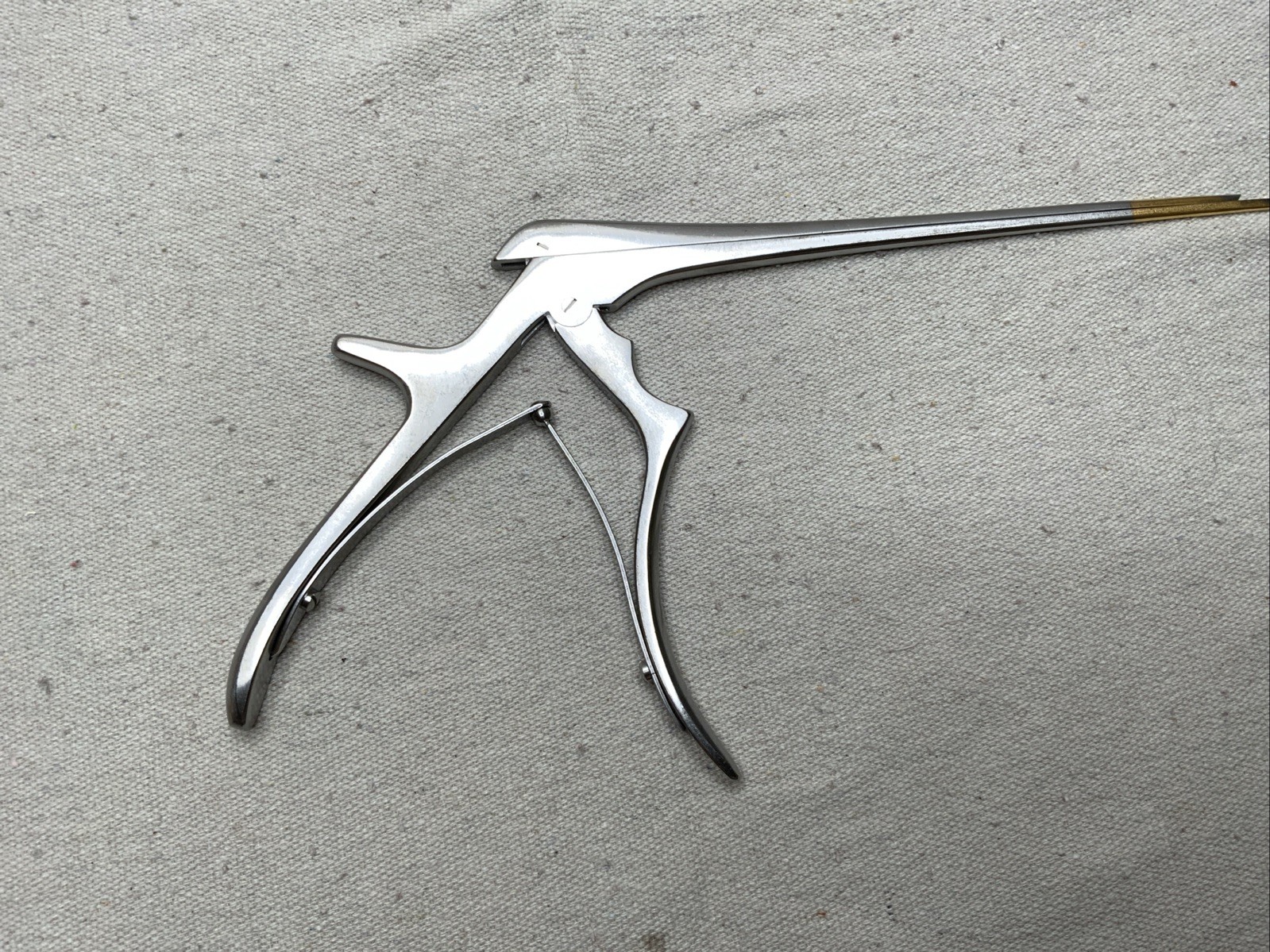 Aesculap FF772R 2mm Kerrison Punch 40° Upwards 7″