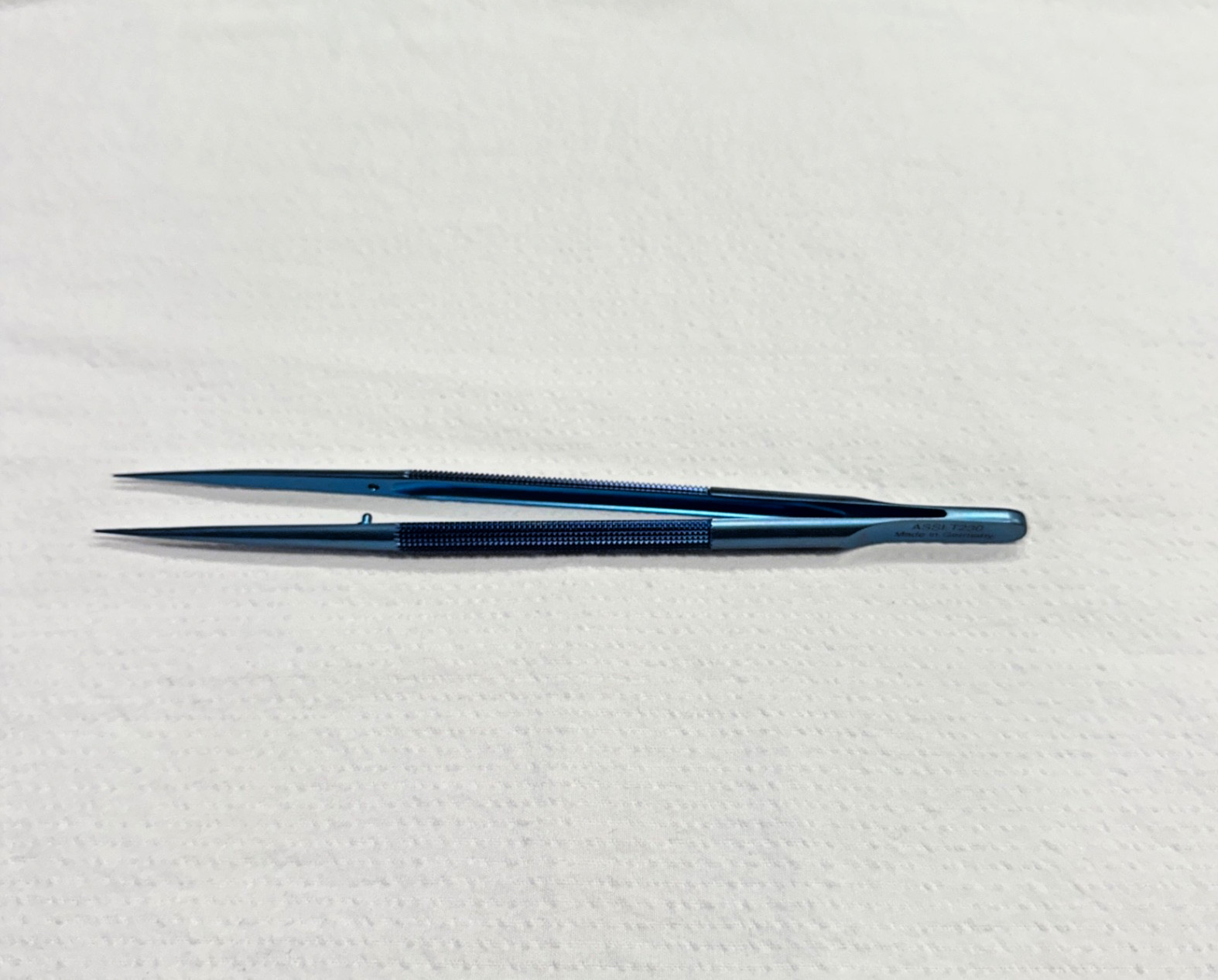 ASSI. T230 Classic MicroLite Titanium Forceps 18cm – 0.15mm tip