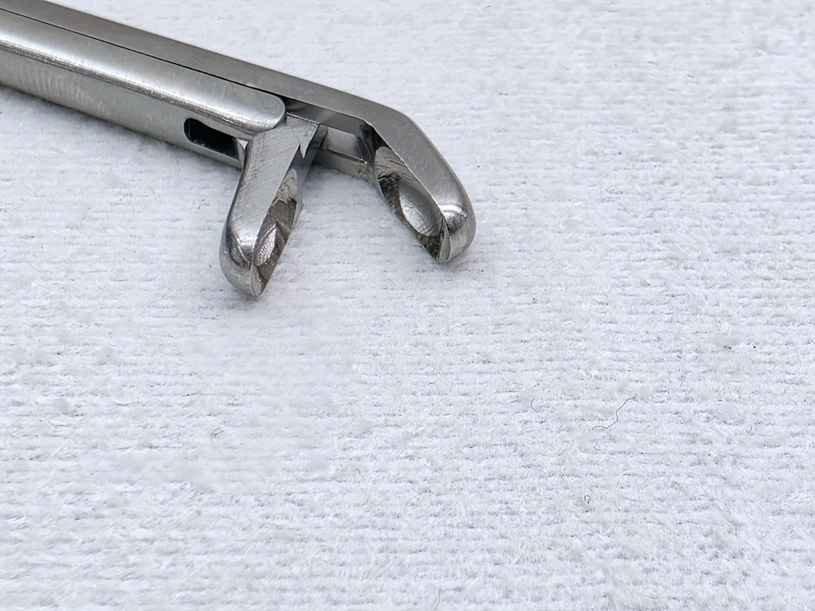NOVO SURGICAL 5720-94 Rongeur 45° Up, 4mm x 8mm cup 140mm – Ultrasonic Clean