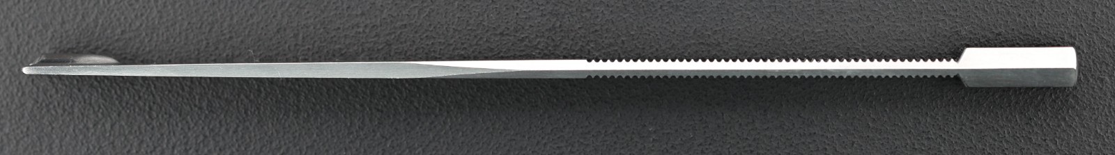 AESCULAP MA629R Parkes Hump Gouge, 6mm Wide Blade, Double Guard, Straight, 7″
