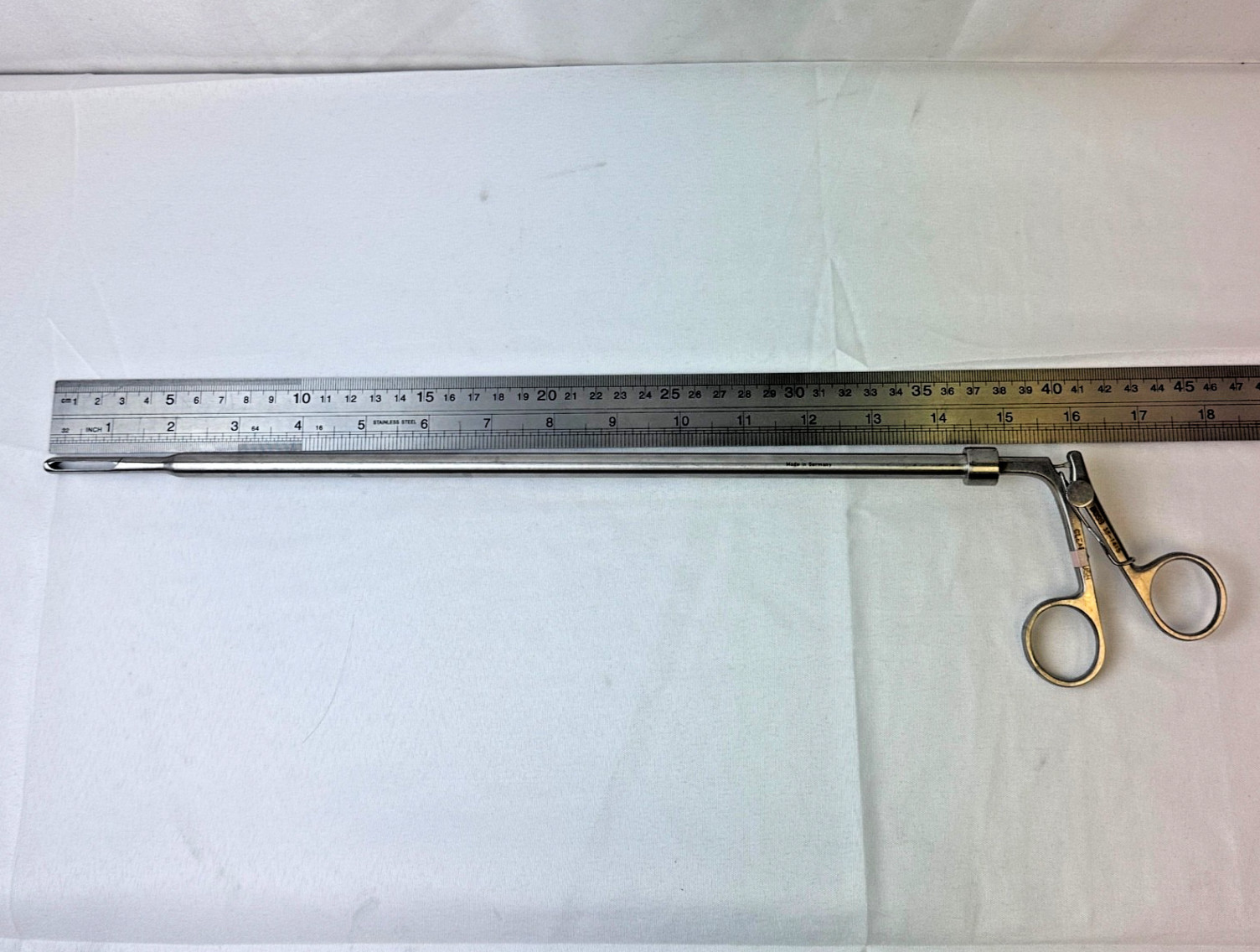 Boss Surgical 38-1415 Laparoscopic Claw Forceps 35cm 10mm Spring Loaded 2×3