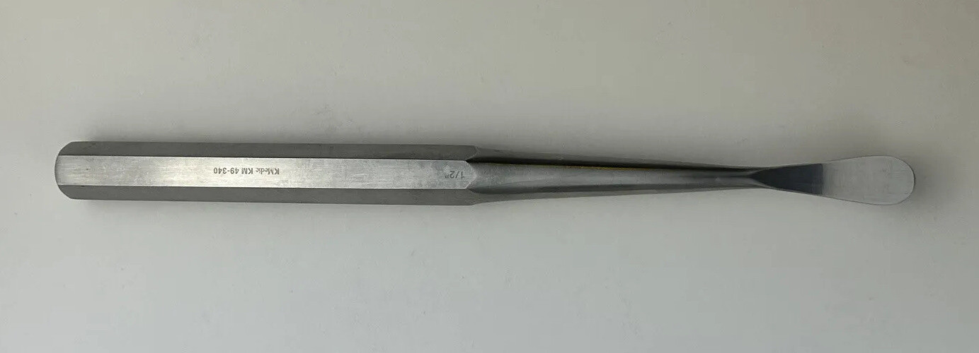 PILLING KM49340 Cobb Spinal Elevator Sharp Straight 13mm Tip 9.5in Length KMedic