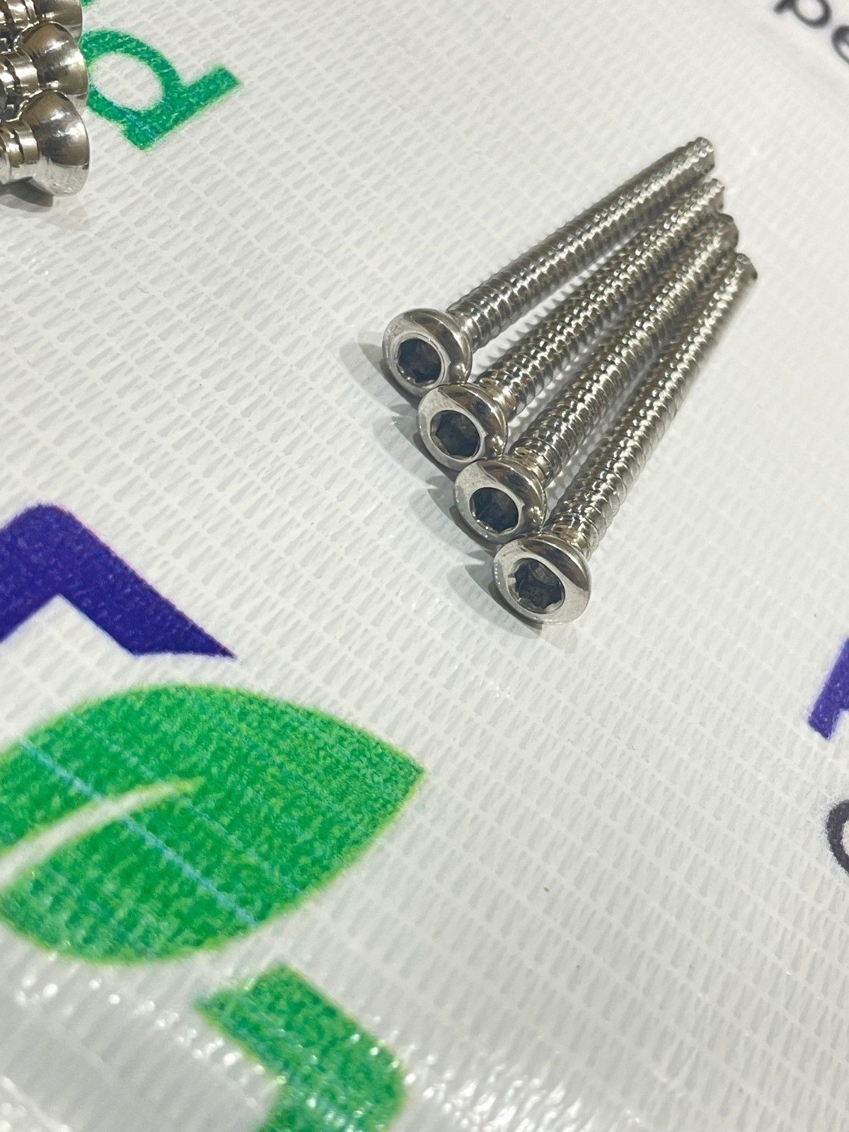 Corticals screws 2.7mm Ø Self Tapping Different Length 140 Pcs Set Orthopedics