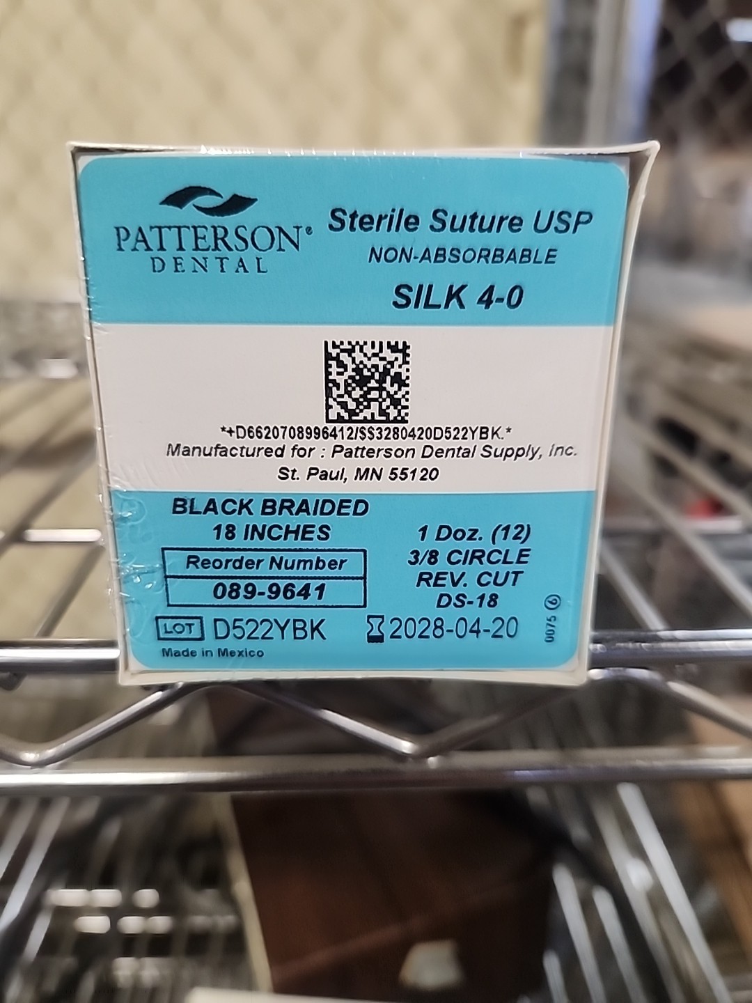 Look Patterson Silk 4-0 Black Braided Sutures 18″ C6 3/8 Circle 19mm 12/Pk