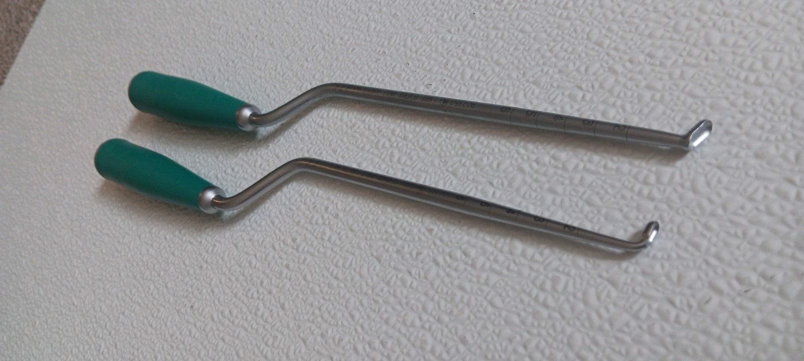 Pair of Curettes for Spinal Surgery Orthopedic Instruments Metronic PEEK spinal