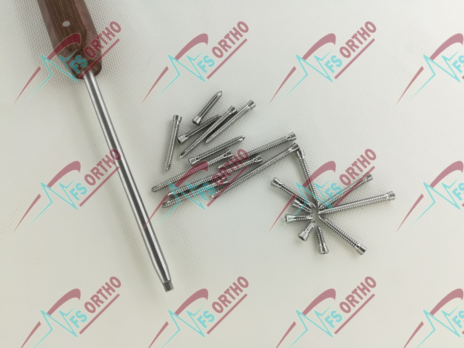 Locking Screws 2.4mm Self Tapping Different Length Set Of 140 PCs Orthopedics