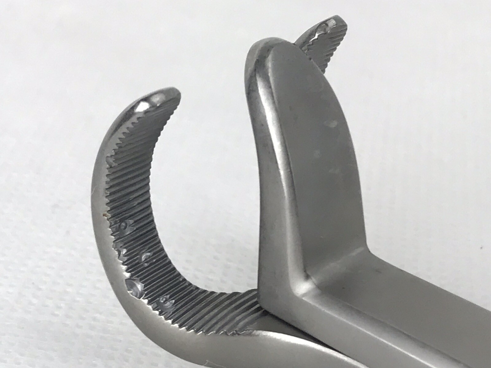 SKLAR 40-2923 Lowman Adjustable Bone Clamp 1 x 2 Prong Jaw 1.5” Jaw Width 8” L