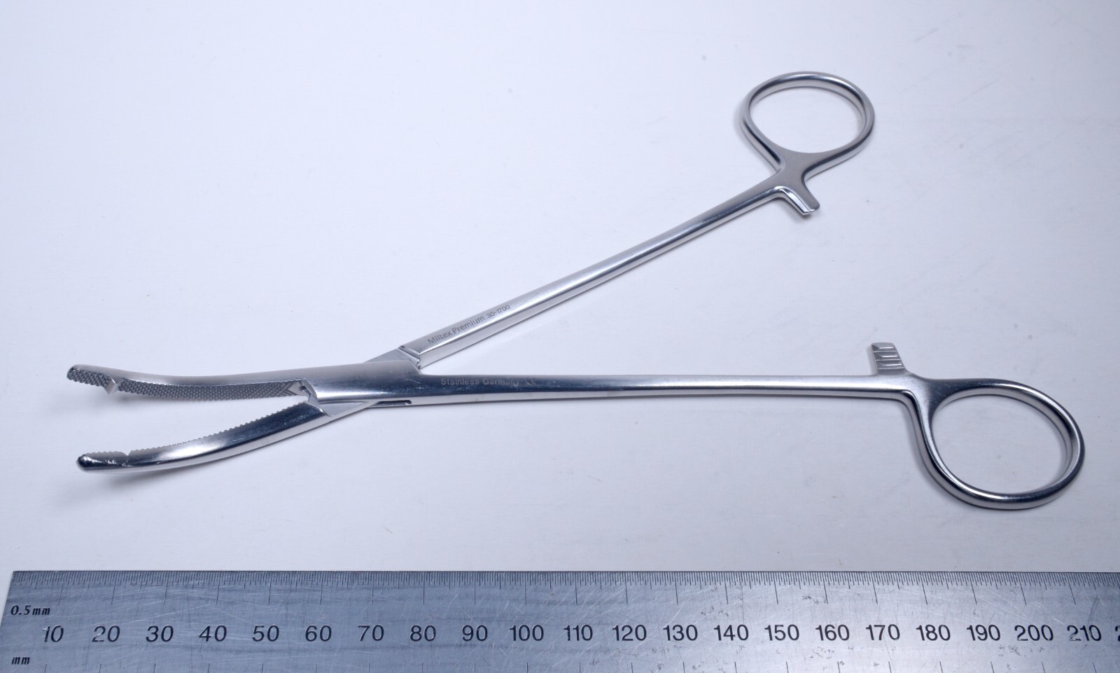 Integra Miltex #30-1700 Heaney Hysterectomy Forceps 8¼” Stainless Steel Surgical