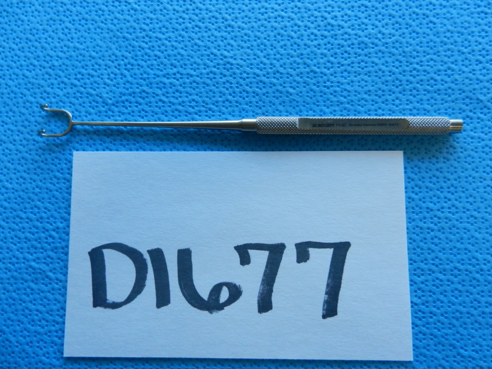 D1677 Padgett Surgical 2 Prong Ball Tip Retractor P5381