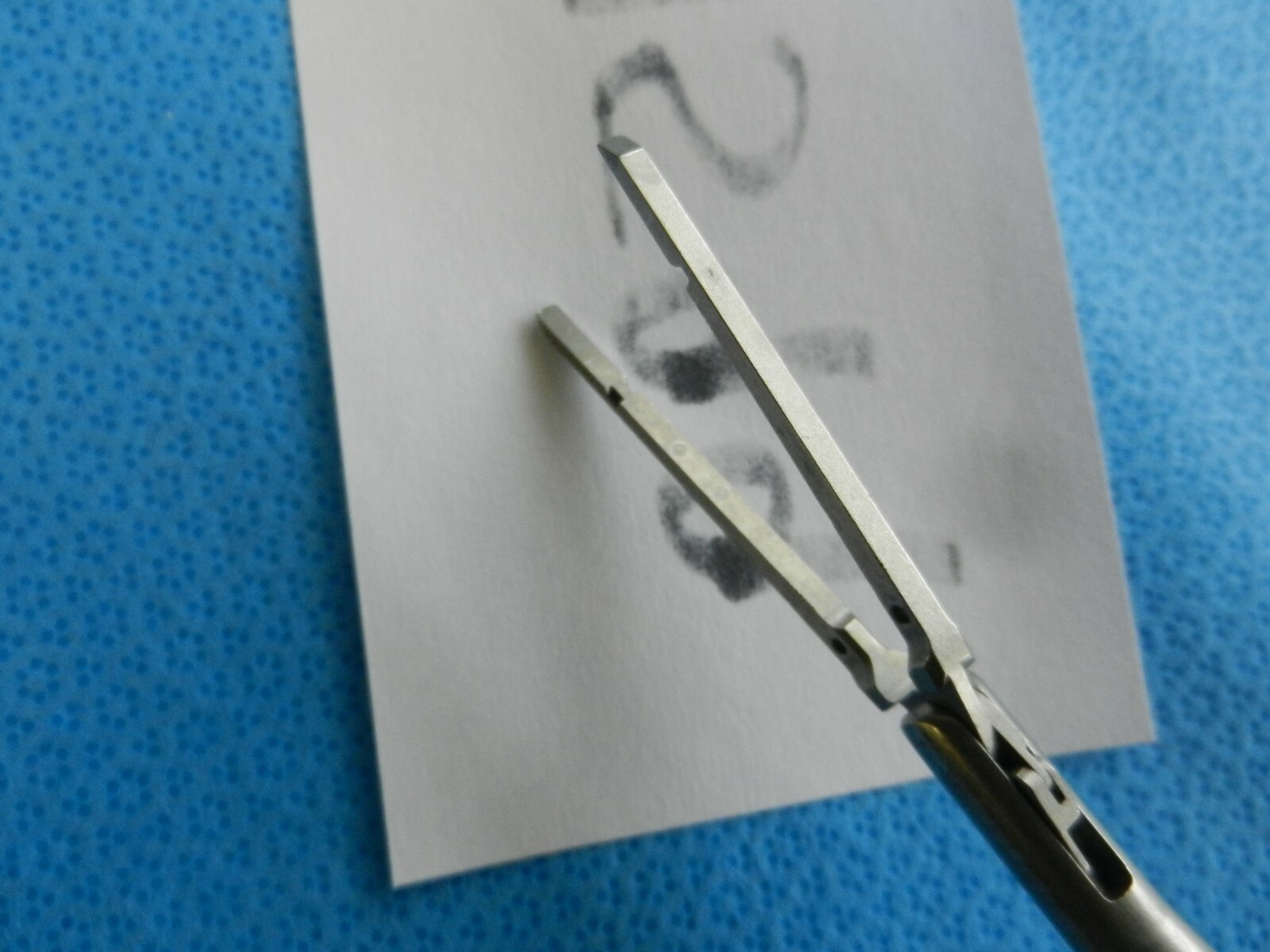 Applied Medical Surgical Laparoscopic A-Trac Forceps C5200