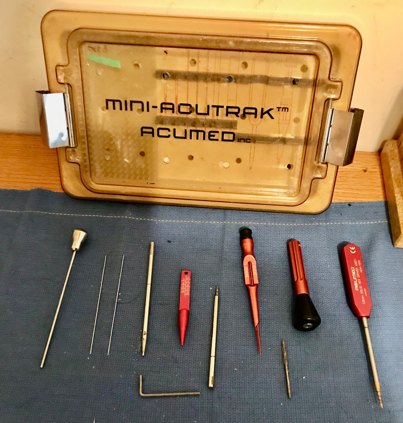 Acumed mini-acutrak surgical fixation kit. Used, GC, Guaranteed.